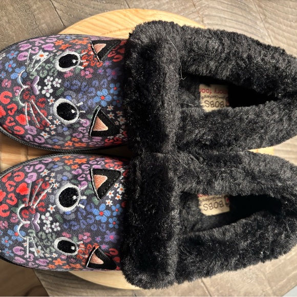 Skechers BOBS Slippers with Black Fur Lining - Picture 2 of 7